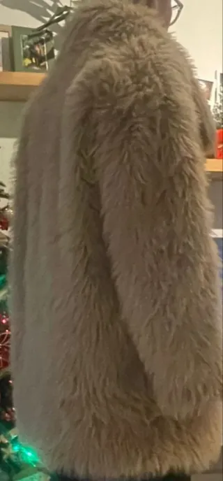 Abrigo pelo beige talla única