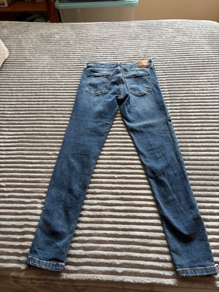 Pantalón vaquero Mango azul con cremallera