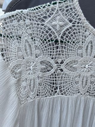 Blusón blanco roto boho encaje talla  XS