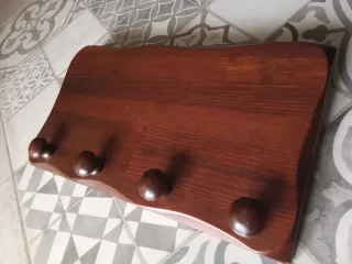 Perchero de madera con 5 ganchos