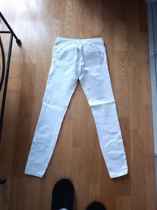 Pantalón skinny FB Sister W30 talla en España 34