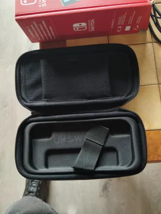 Nintendo Switch OLED Blanca + Funda + Mando.