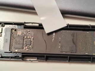 Carcasa UGREEN SSD + Samsung 512GB m2