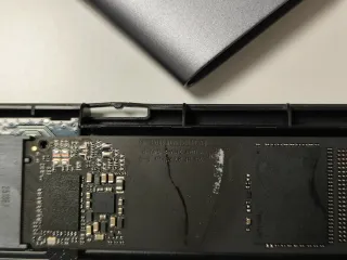 Carcasa UGREEN SSD + Samsung 512GB m2