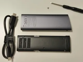 Carcasa UGREEN SSD + Samsung 512GB m2