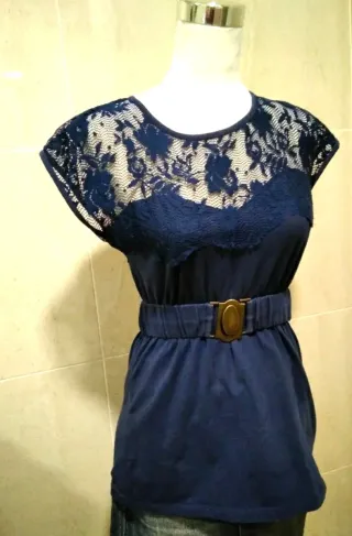 Blusa azul Stradivarius con encaje