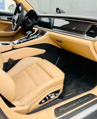 Porsche Panamera sport turismo turbo sehybrid.