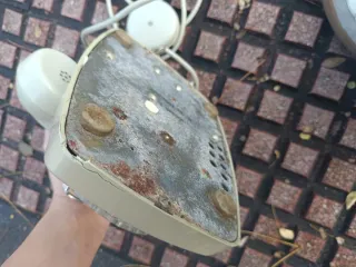 Teléfono antiguo beige