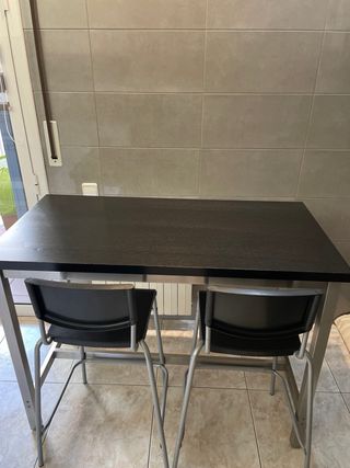 Mesa alta cocina con 2 taburetes