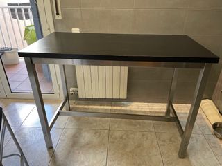 Mesa alta cocina con 2 taburetes