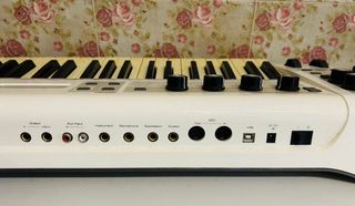 Sintetizador M Audio Venom