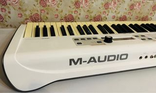 Sintetizador M Audio Venom