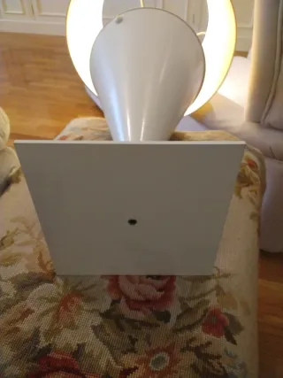 Lámpara de sobremesa crema y acero 77 cms.