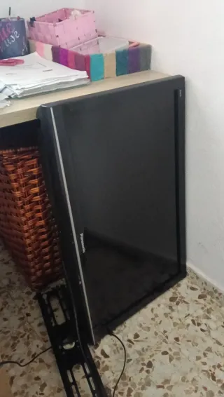 Televisión Panasonic Negra para Colgar