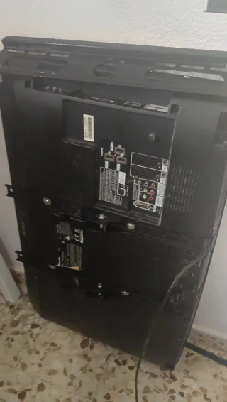 Televisión Panasonic Negra para Colgar