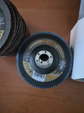 Dischi abrasivi lamellari 15 pz e da taglio 25 pz