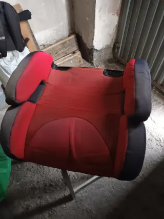 Alzador de coche rojo y negro