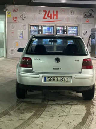 Volkswagen Golf 2003