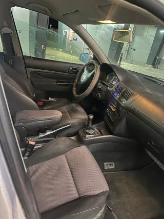 Volkswagen Golf 2003