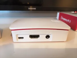 Raspberry Pi 3 Modelo B Blanca