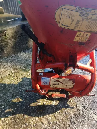 Abonadora para tractor mediana