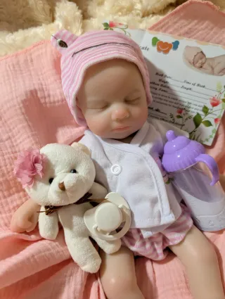 Reborn de silicona entera pesa 1 kilo 100