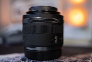 Canon RF 35mm F1.8 Macro IS STM