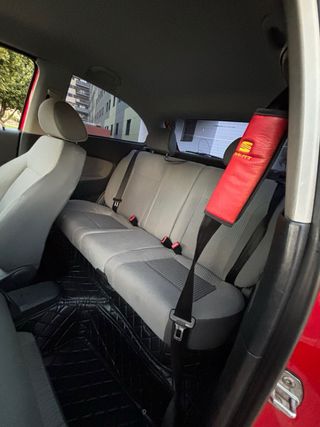 SEAT Ibiza 2005 con pegatina B