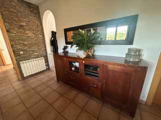 Aparador comedor madera maciza con puertas y cajon