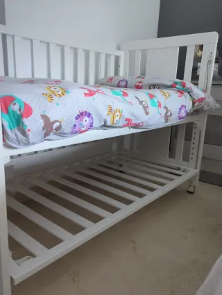 Cuna colecho grande con ruedas + accesorios