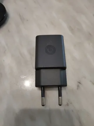 Google Chromecast + Cargador y Cable. Sin la caja