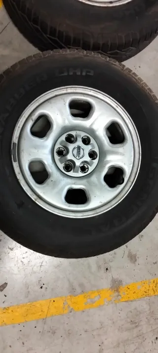 Llantas Nissan Navara con Neumáticos