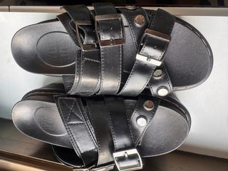 Sandalias plataforma negras con hebillas