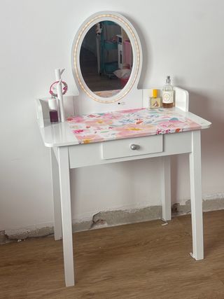Tocador infantil blanco con espejo
