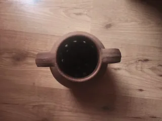 Asador de castañas de alfarería.