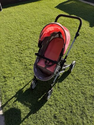 Carrito de muñecas rosa y gris