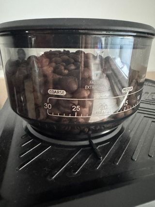 Cafetera Koenic KEM 21524 M con Molinillo