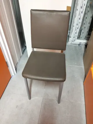 Mesa extensible y 4 sillas