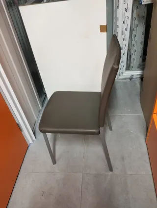 Mesa extensible y 4 sillas