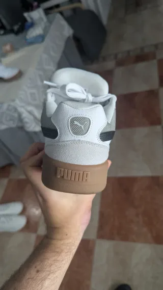 Zapatillas Puma Blancas y Marrones