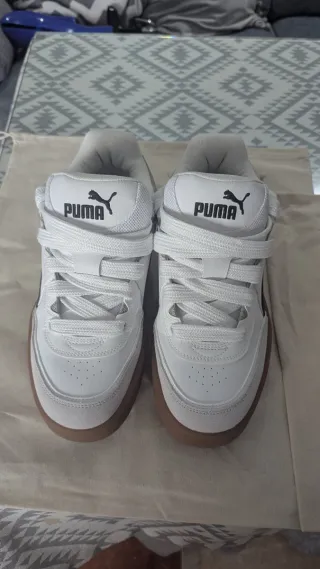 Zapatillas Puma Blancas y Marrones
