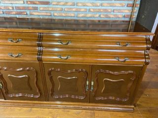 Aparador clásico de madera