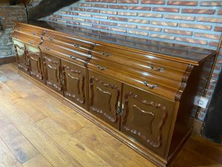 Aparador clásico de madera