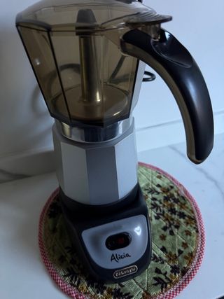 Cafetera De'Longhi Alicia EMK9