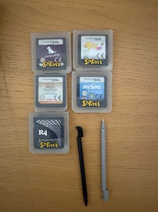 Nintendo DS con accesorios y juegos