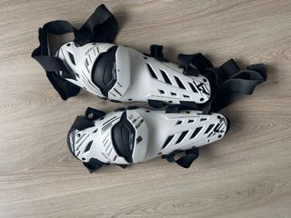 Rodilleras Leatt Dual Axis Blancas Talla L/XL