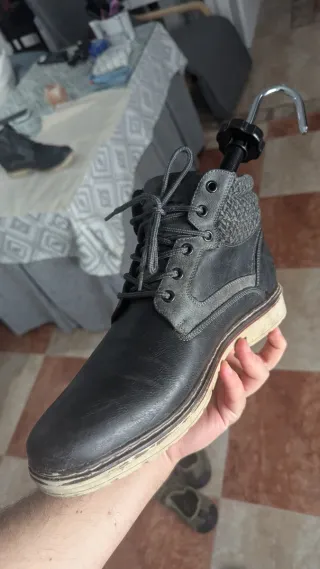 Botines Venice de hombre negros en piel.