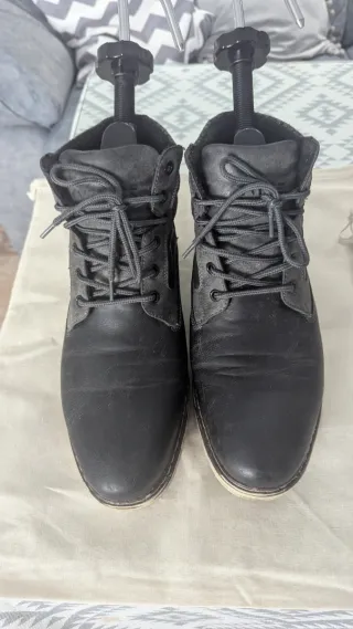 Botines Venice de hombre negros en piel.