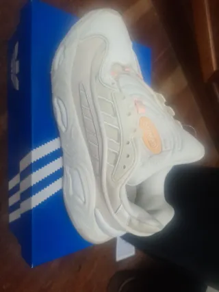 Zapatillas Adidas Onnova Beige Mujer en buen estad