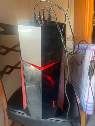 Torre Gaming Lenovo Legion Negra y Roja
